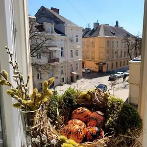  Апартаменты Homey On Vicheva Str. Украина